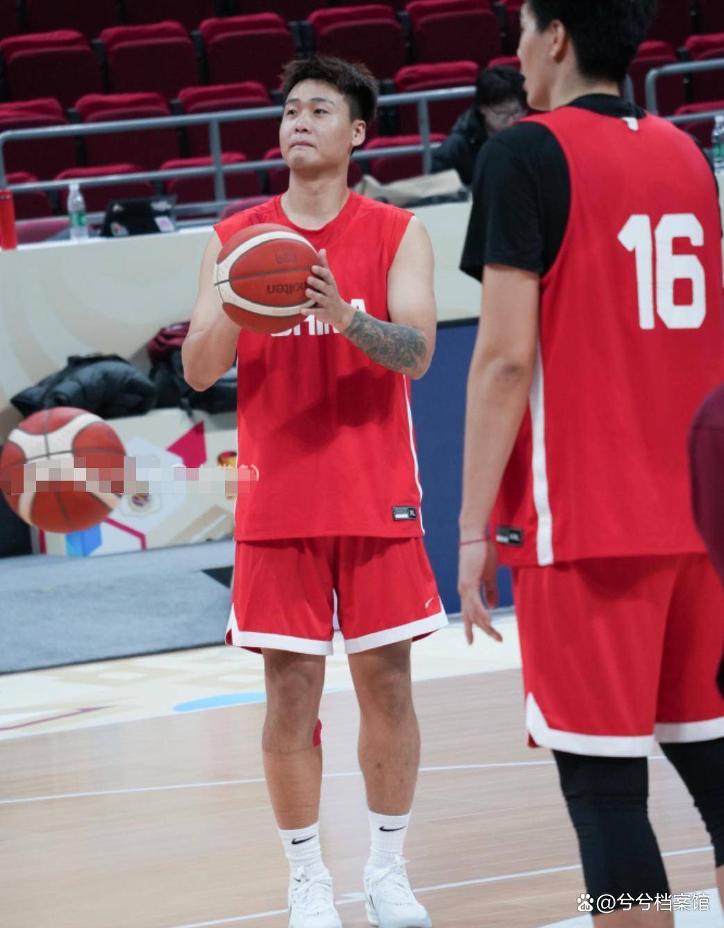 kaiyun sports-清晨俄克拉荷马雷霆备战法甲，战术微调细节曝光，球迷炸锅，年轻球员得到机会的简单介绍